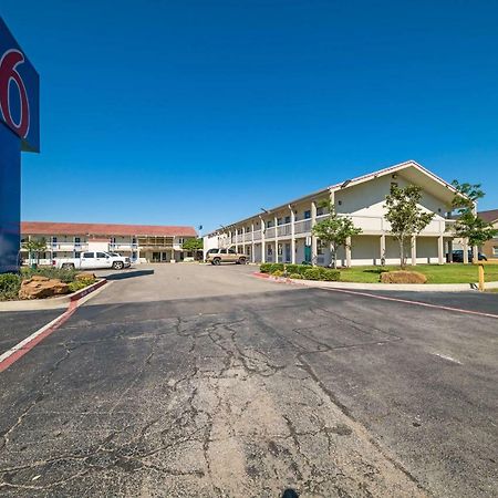 Motel 6-Dallas, Tx - Farmers Branch Bagian luar foto