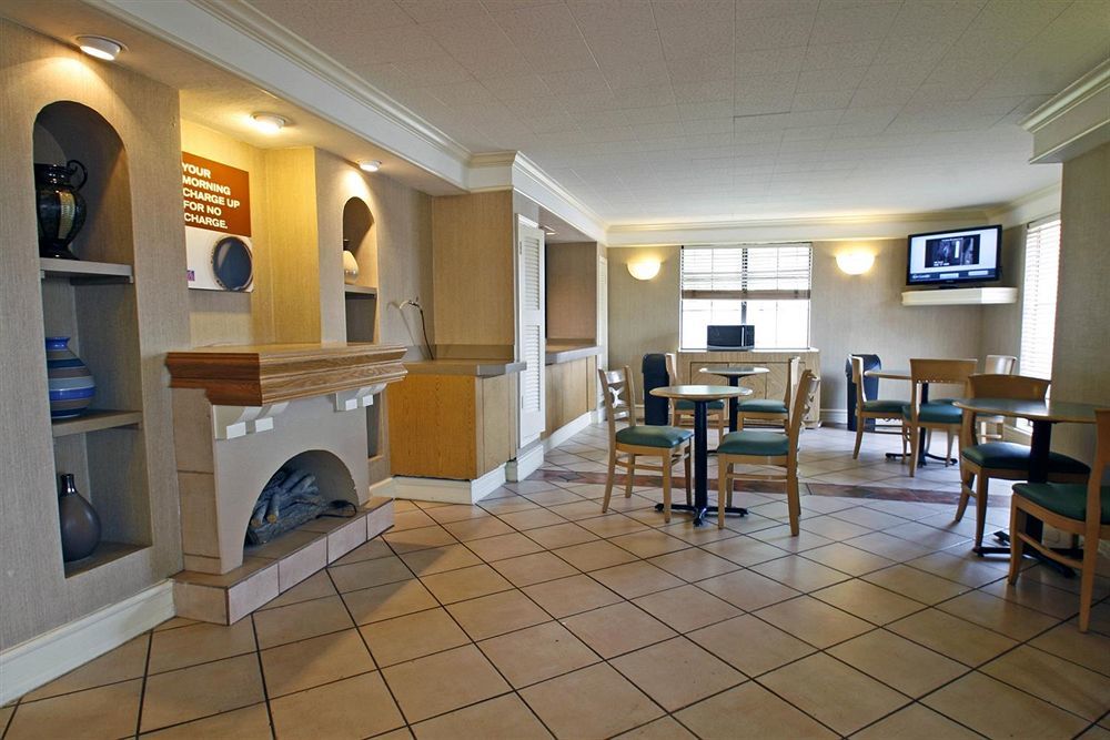 Motel 6-Dallas, Tx - Farmers Branch Bagian luar foto