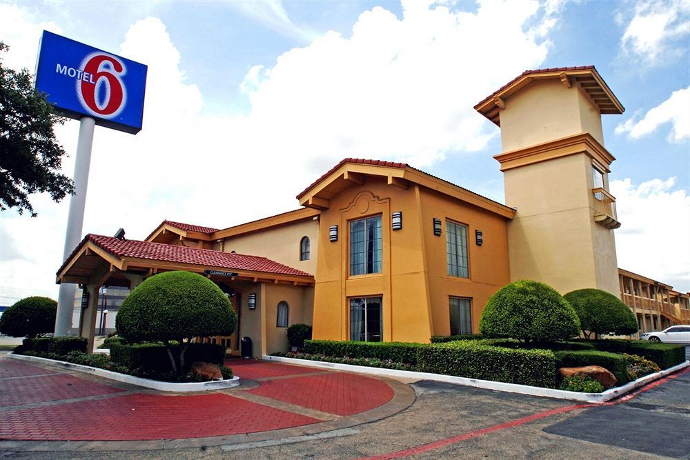 Motel 6-Dallas, Tx - Farmers Branch Bagian luar foto