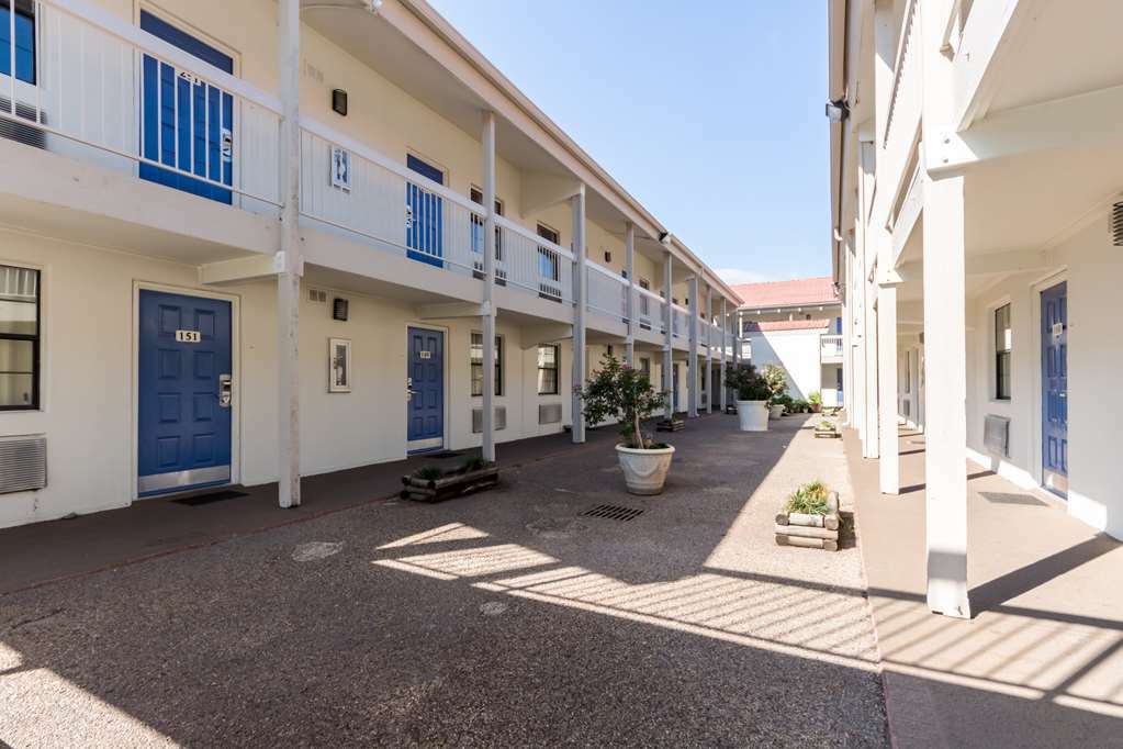 Motel 6-Dallas, Tx - Farmers Branch Bagian luar foto